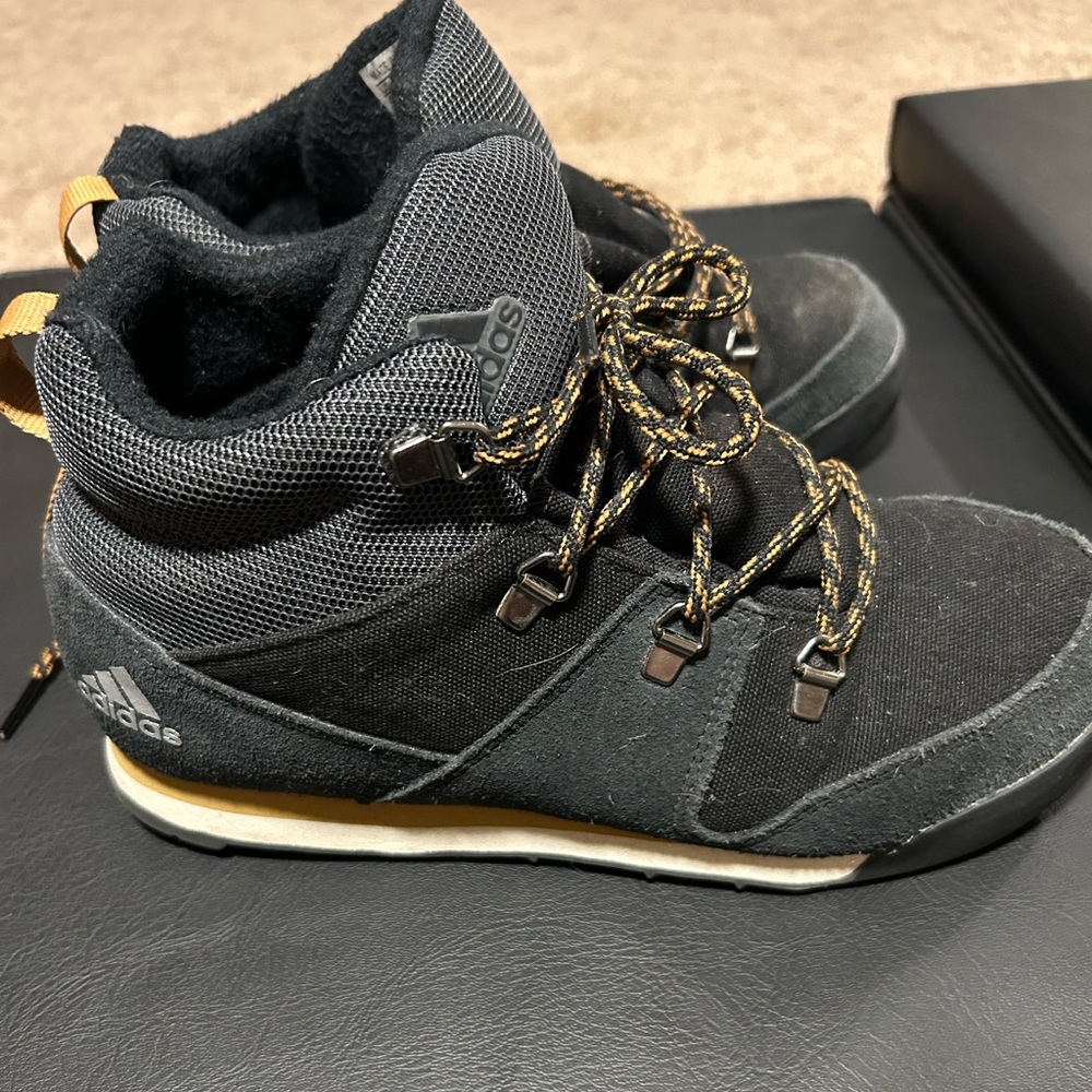 Boys adidas boots size 4 1/2